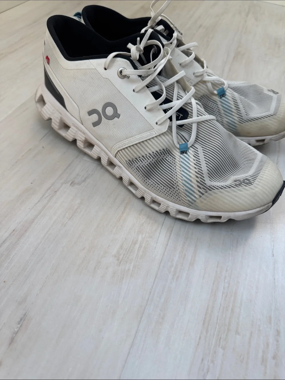 On Running Men's Cloudswift white with Light Blue Accents Athletic Shoes